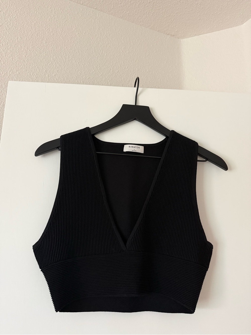 Aritzia Babaton Crop